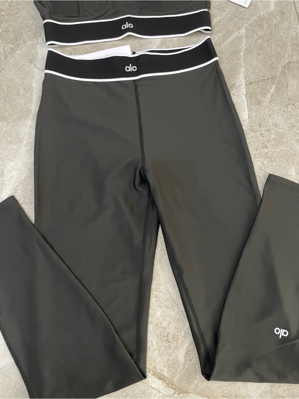 ALO Yoga Black Legging and Crop Top Set with White Trim - Picture 3 of 4